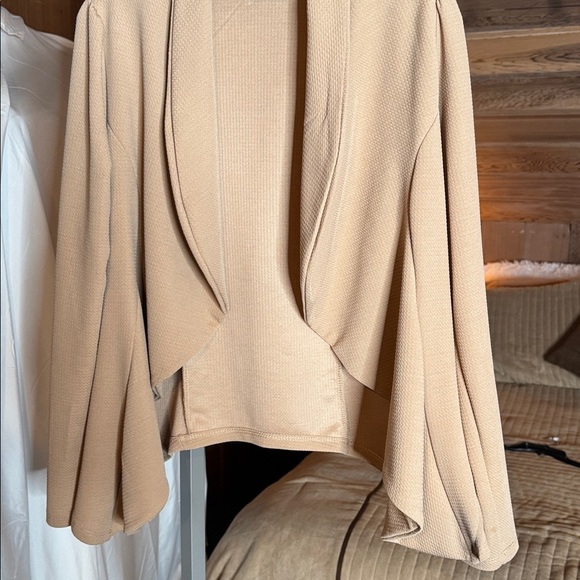 Fashion Nova Tan Open-Front Blazer – Size Large - Picture 3 of 3